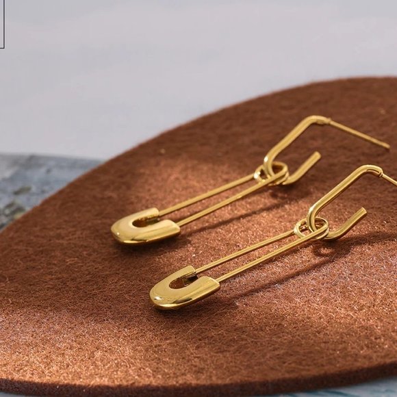New 18K Gold Plated Safety Pin Earrings - Picture 4 of 5